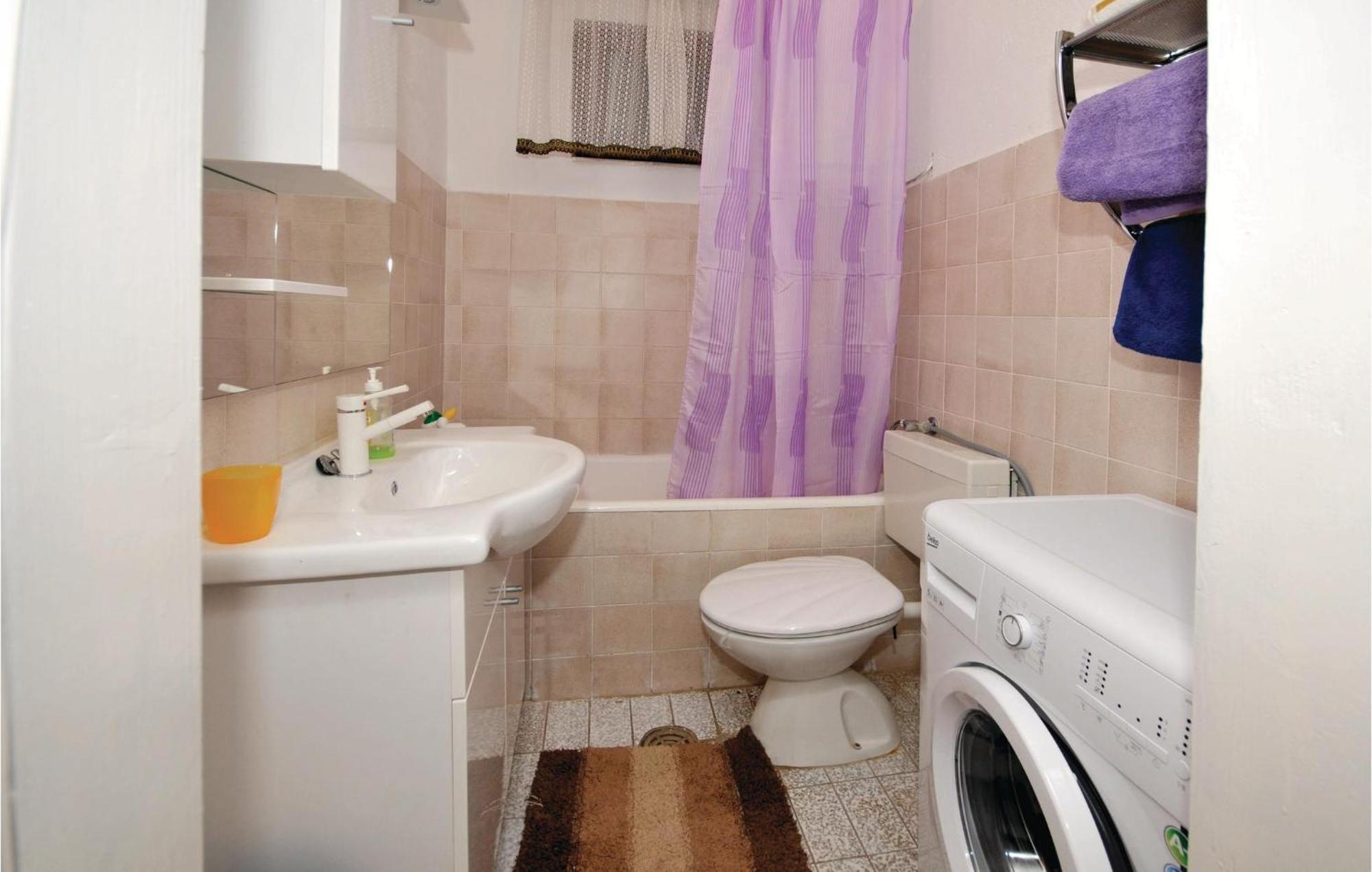 2 Bedroom Cozy Apartment In マリナ エクステリア 写真