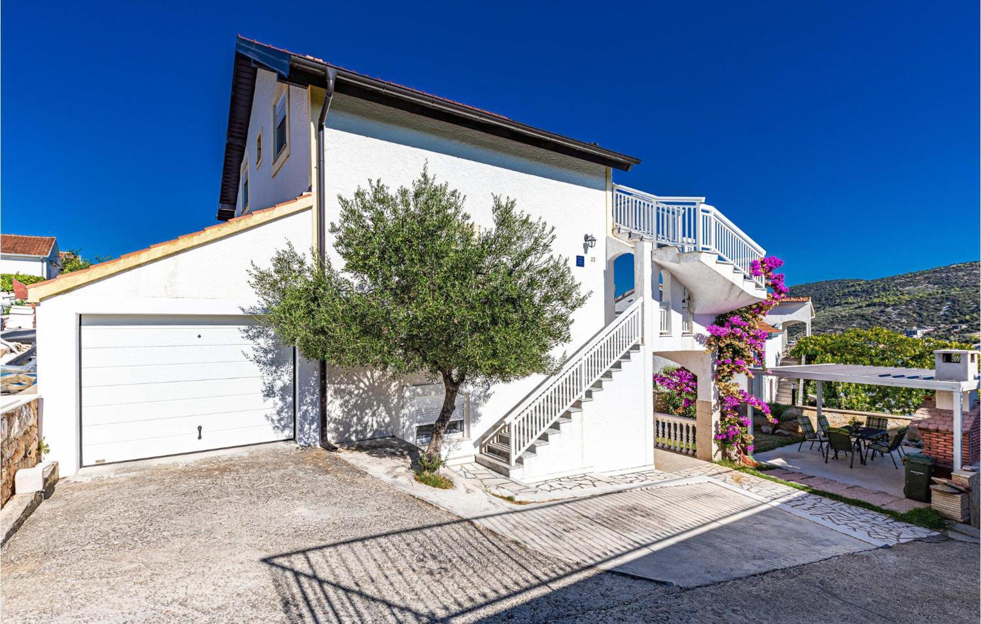 2 Bedroom Cozy Apartment In マリナ エクステリア 写真